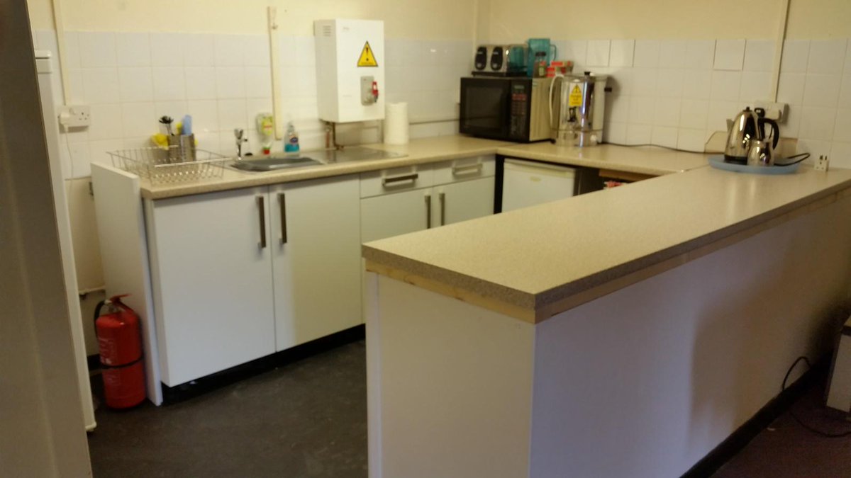 colerobertskbb's tweet photo. @CarillonCC Thanks for the photo's, the kitchen and bar area look better than ever with the @Keller_Keukens units! http://t.co/ChSqUlWqYC