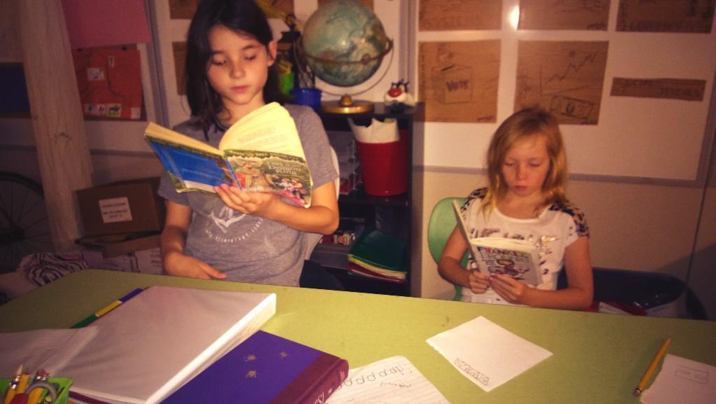 mrfarnumsclass's tweet image. #Read4fun is #classjoy!