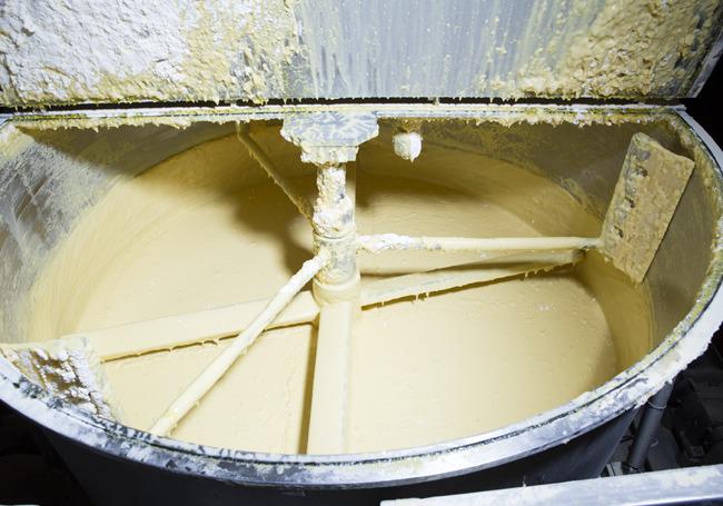 socialsensi's tweet photo. How Hostess makes a million Twinkies each day: http://t.co/pN9MUfKBqD   http://t.co/fXK94xW65T