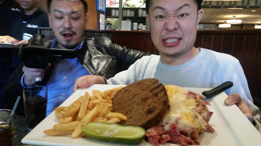 西野えほん キングコング アメリカでの暴飲暴食生活 主に肉とパン で太ったから 帰国直後に10 ジョギング からの2時間半身浴で 出国前の体重に強引に戻したぞコノヤロー 明日は朝から取材 アチョー Http T Co D6srodmcc7 西野えほん キングコング アメリカでの暴飲暴食生活 主に肉とパン で太ったから 帰国直後に10 ジョギング からの2時間半身浴で 出国前の体重に強引に戻したぞコノヤロー 明日は朝から取材 アチョー Http T Co D6srodmcc7