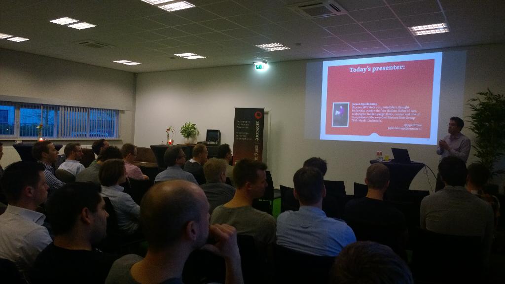 Terugblik op geslaagd event: RT <a href="/avwolferen/">Alex van Wolferen</a>: <a href="/jspathome/">Jeroen Speldekamp</a> begint zijn sessie tijdens de <a href="/SUG_NL/">SUG_NL</a> meeting bij <a href="/suneco_nl/">Suneco</a>