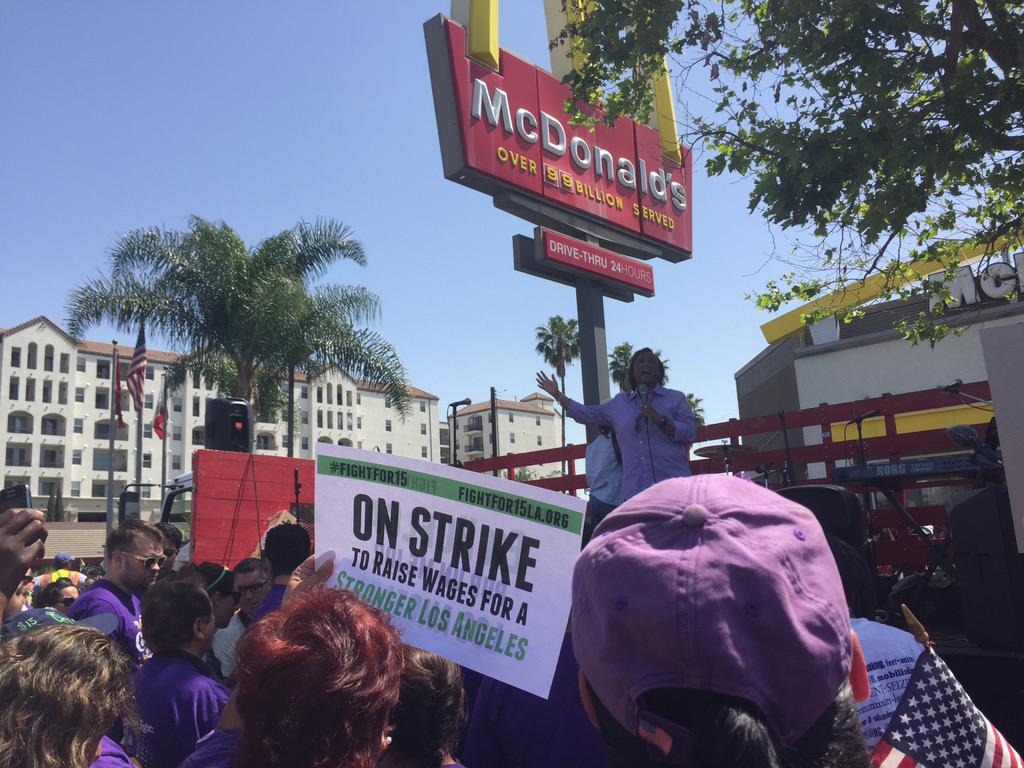 Road22016's tweet photo. From the ground up, Angelenos want $15 and a union #RaiseTheWage @LaphonzaB http://t.co/spRX5xsDAD