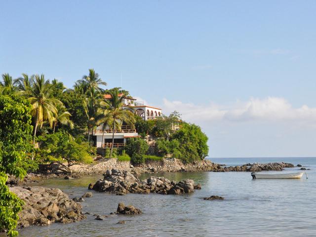 CostaPacificoMX's tweet photo. Pintorescos poblados, envidiables rincones naturales y bonitas tradiciones en #RivieraNayarit https://t.co/BgfNEjNtKO http://t.co/4ngfjc6Uty