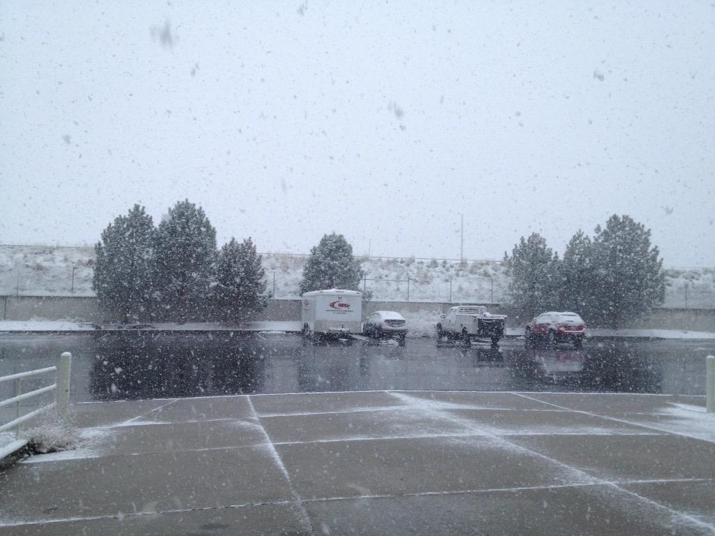 Where in the US is still snowing? Wherever I go. #thirdextremeweatherthisyearforme #goodthingihaveajacketthistime