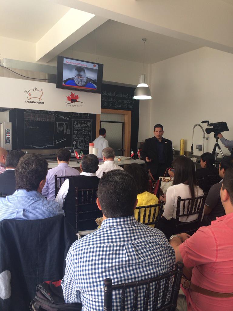 EGastronomicos's tweet image. @CANADABEEFMEX #canadianmeat ! Back to the meat business!!