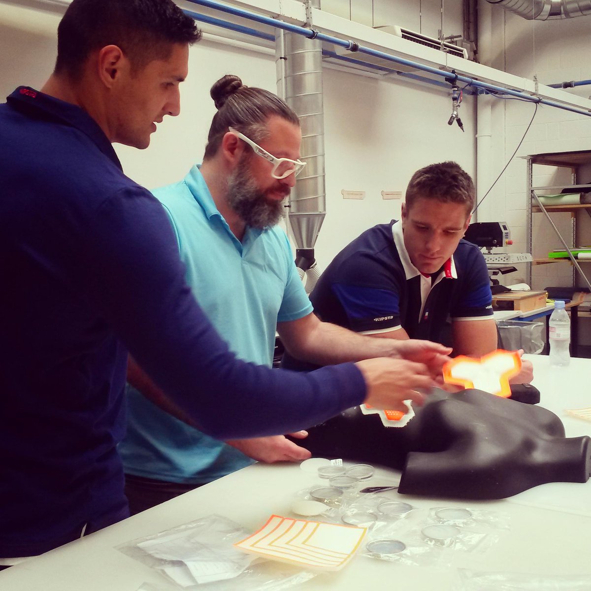 Workshop @Kipsta_Fr autour de la protection de #rugby de demain avec <a href="/JuandreKruger5/">Juandre Kruger</a> et <a href="/bernardleroux67/">Bernard le Roux</a>