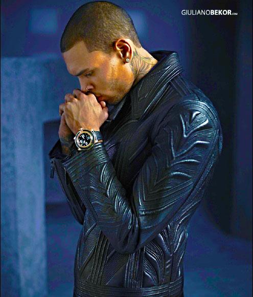 _cbspain's tweet image. Las sesiones de fotos de Chris Brown son simplemente increíbles... 💯