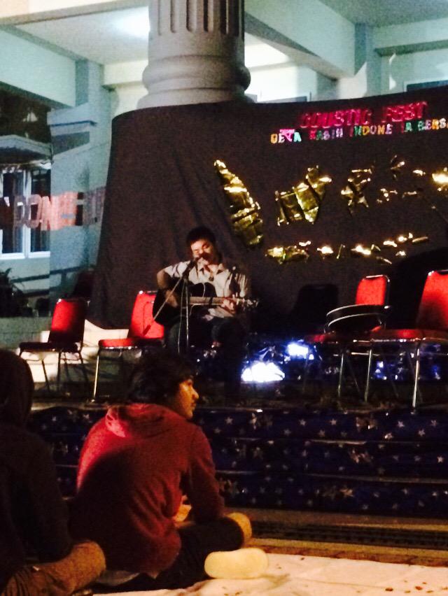 Nah sekarang sekarang penampilan dari <a href="/Nebula_IND/">Nebula FH Undip</a> yang bawain lagu ciptaan sendiri yaitu up on the hills