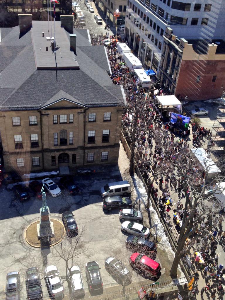 NatashaPace's tweet image. An overhead look at the rally outside @NSLeg #SaveNSFilm #NSFilmTaxCredit @globalhalifax