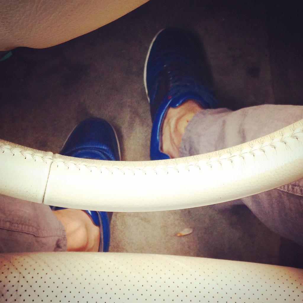 zameermusic's tweet photo. It's a #sockless #shinyshoe #chillblue kinda day #aldo #wednesday #goodmorning http://t.co/YLSHcnLKRe