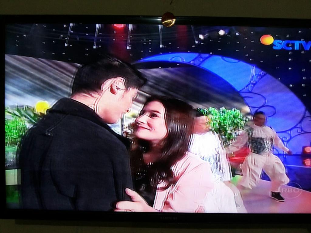 DzPrilly's tweet photo. #AliPrillyATGGSMencariBintang #AliPrillyATGGSMencariBintang#AliPrillyATGGSMencariBintang#AliPrillyATGGSMencariBintang http://t.co/Gbhu6eUhq8