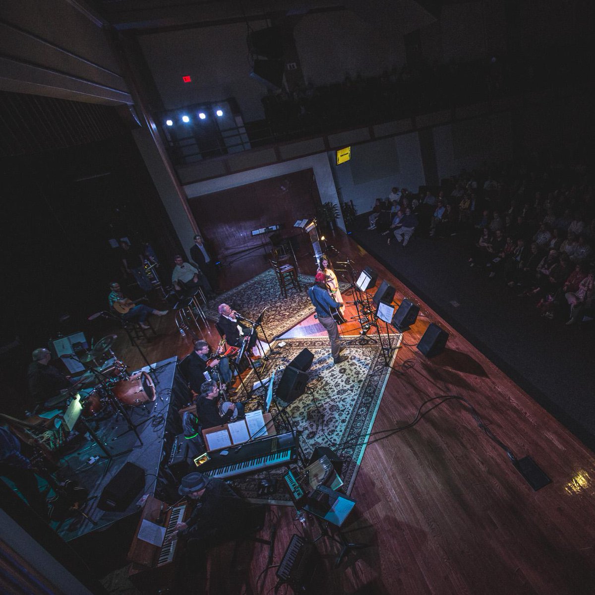 SundelPerry's tweet photo. Had a great time shooting @TokensShow last nite @lipscomb. Massive talents @crowdermusic @sarajeankelley @matthaeck http://t.co/62HBq7eONv
