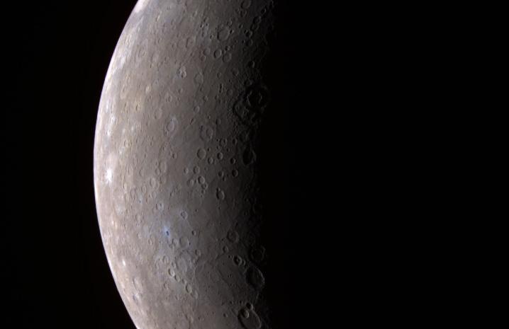 CassiniSaturn's tweet photo. Celebrate @MESSENGER2011 on Apr 16 at 1 p.m. EDT: http://t.co/0VQmlroesM 
and visit Mercury: http://t.co/bremWbJ0yx http://t.co/xWX1VNSrdY