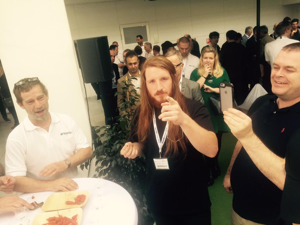 MusicMakerEire's tweet image. @iamDock chili tasting at the @tcelectronic party at @musikmesse #musicmaker #musikmesse2015