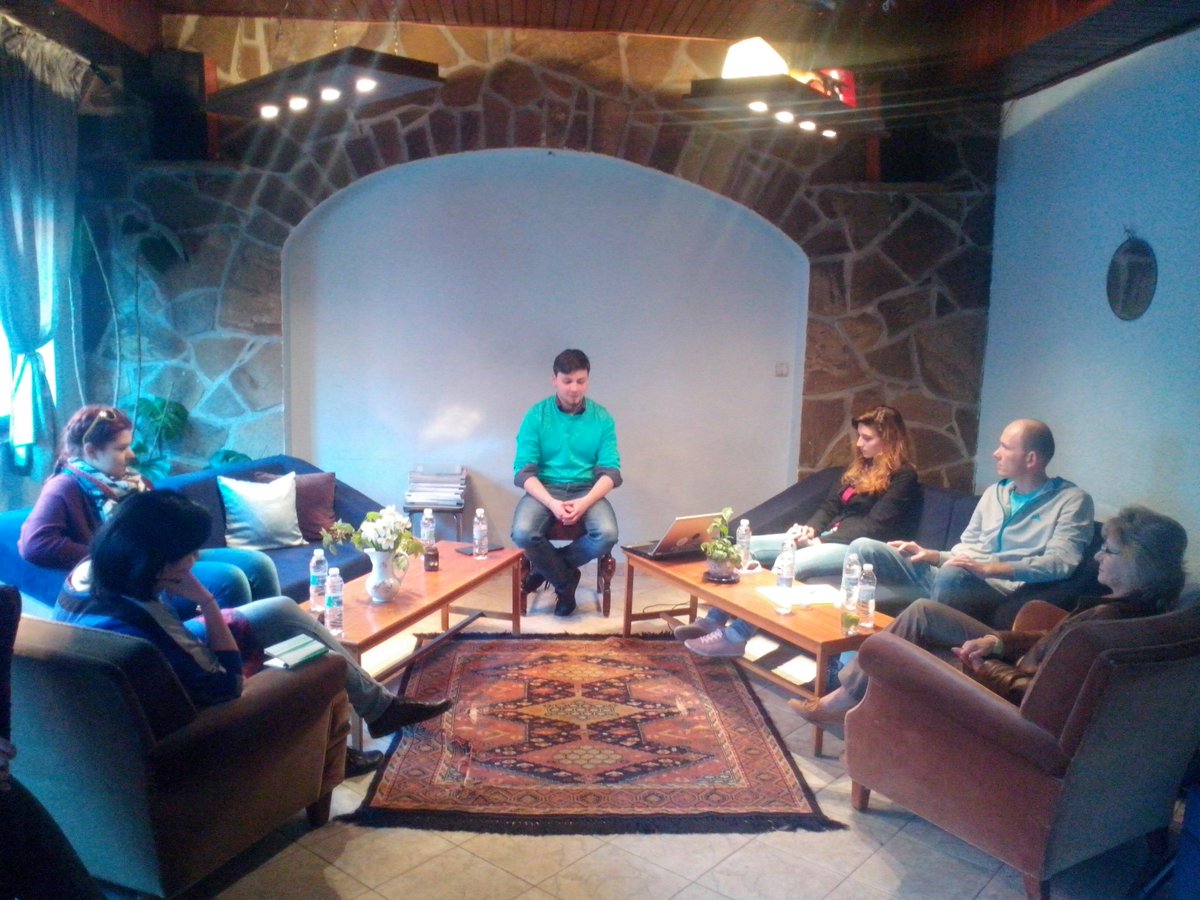 SmartiGraphs's tweet image. Започваме #ОткритУрок във Велико Търново. Темата на дискусията е &quot;Какво очакваме от образованието?&quot;