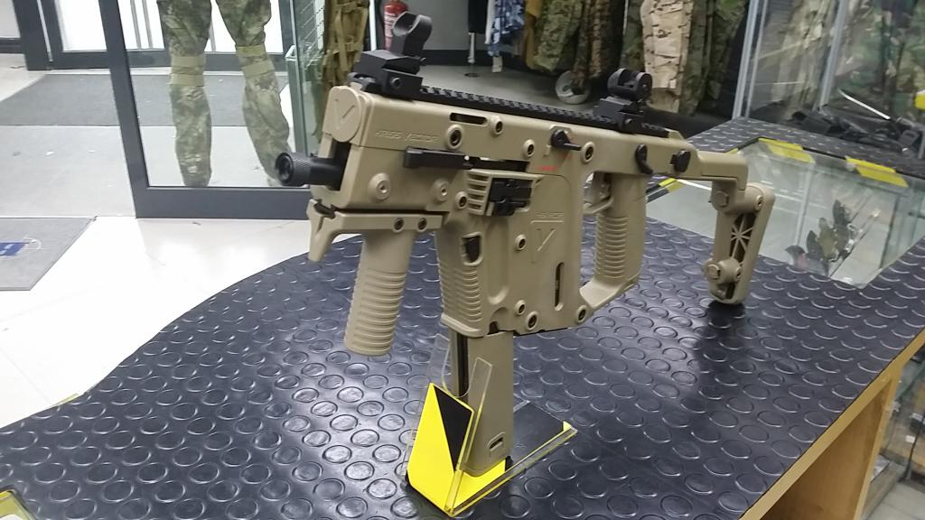 Nuevo stock de Kriss Vector Gas Blow Back de KWA, Por que el Este Mola mas!!!!