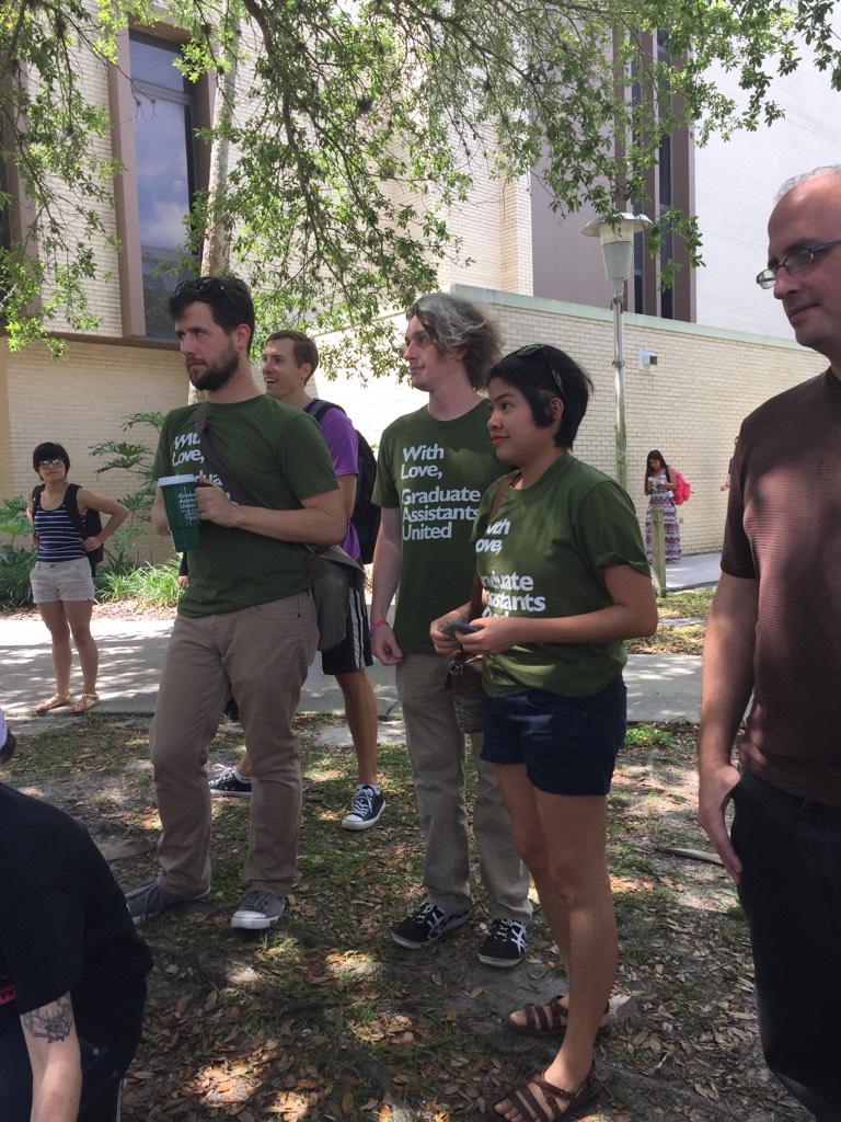 FFN_TampaBay's tweet photo. Also fighting alongside #adjuncts is the @USFGAU! Worker solidarity in academia is how we will win! #FacultyFor15K http://t.co/7SwSawggzt
