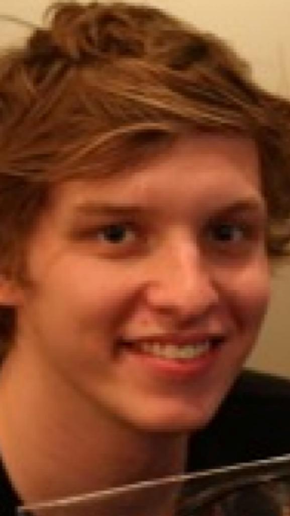 george_ezra's tweet photo. Can I see your ID plz m8 http://t.co/FeASEUi7M7