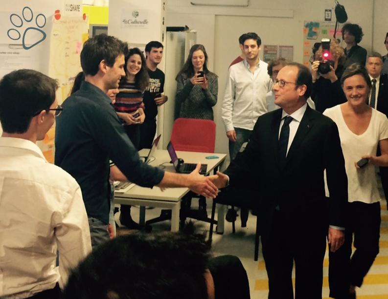 Self_Ad's tweet photo. Et clic ! Un selfad du #président pour l'entrepreneuriat français chez #Numa ;) @fhollande @numaparis @Elysee_Com http://t.co/luVb62UcoM