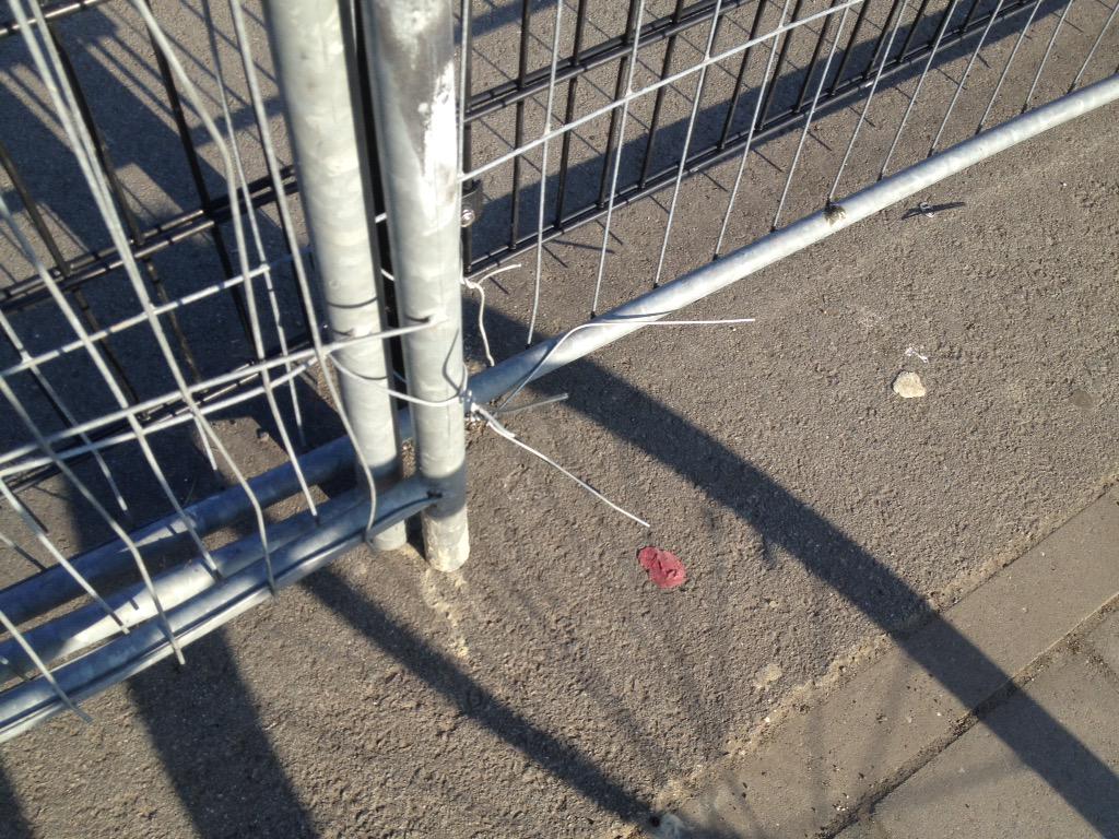 PvDrongelen's tweet photo. @Gem_Terneuzen @_NVWA een "afgesloten" speelobject moet ook voldoen aan de juiste eisen! #speelkooimoetopen http://t.co/Lfhx1zAKYe