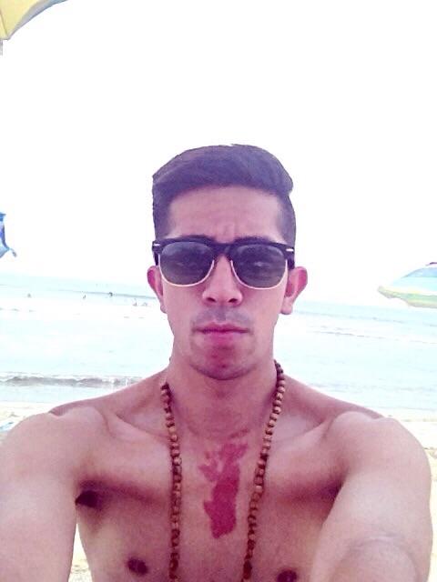 87Lds's tweet photo. Otra vez este flaco rico y vergon http://t.co/Iug7R6YO9k