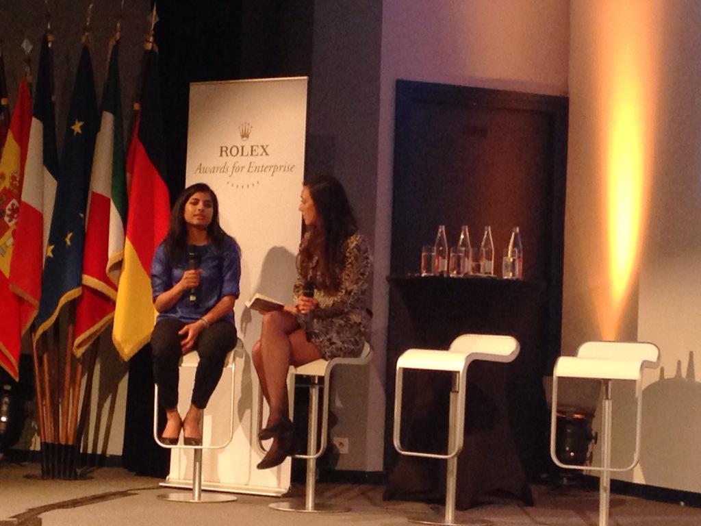 1 projet inspirant à la minute en live au #socinnawards avc <a href="/letsbenoisy/">NOISE</a> <a href="/SoMediaSquad/">Social Media Squad</a> #changerlemonde c'est possible