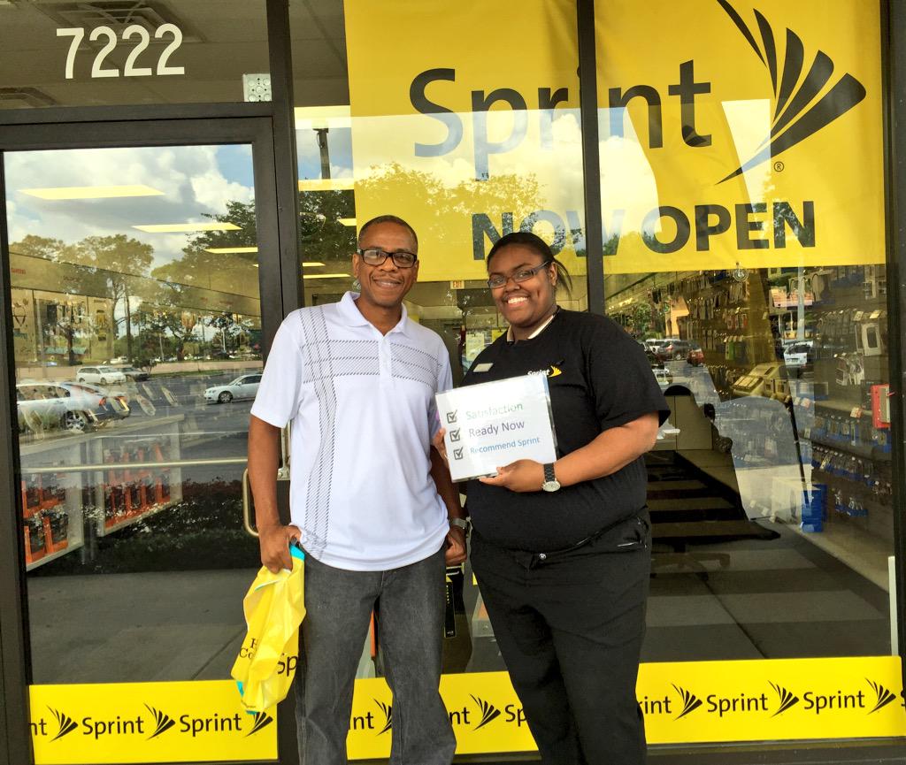 WestSprint's tweet photo. Customer from Metro coming to buy our Sprint products that come with a 1 year Warranty 😃 #gettingbettereverday http://t.co/ga0ObE0mmw
