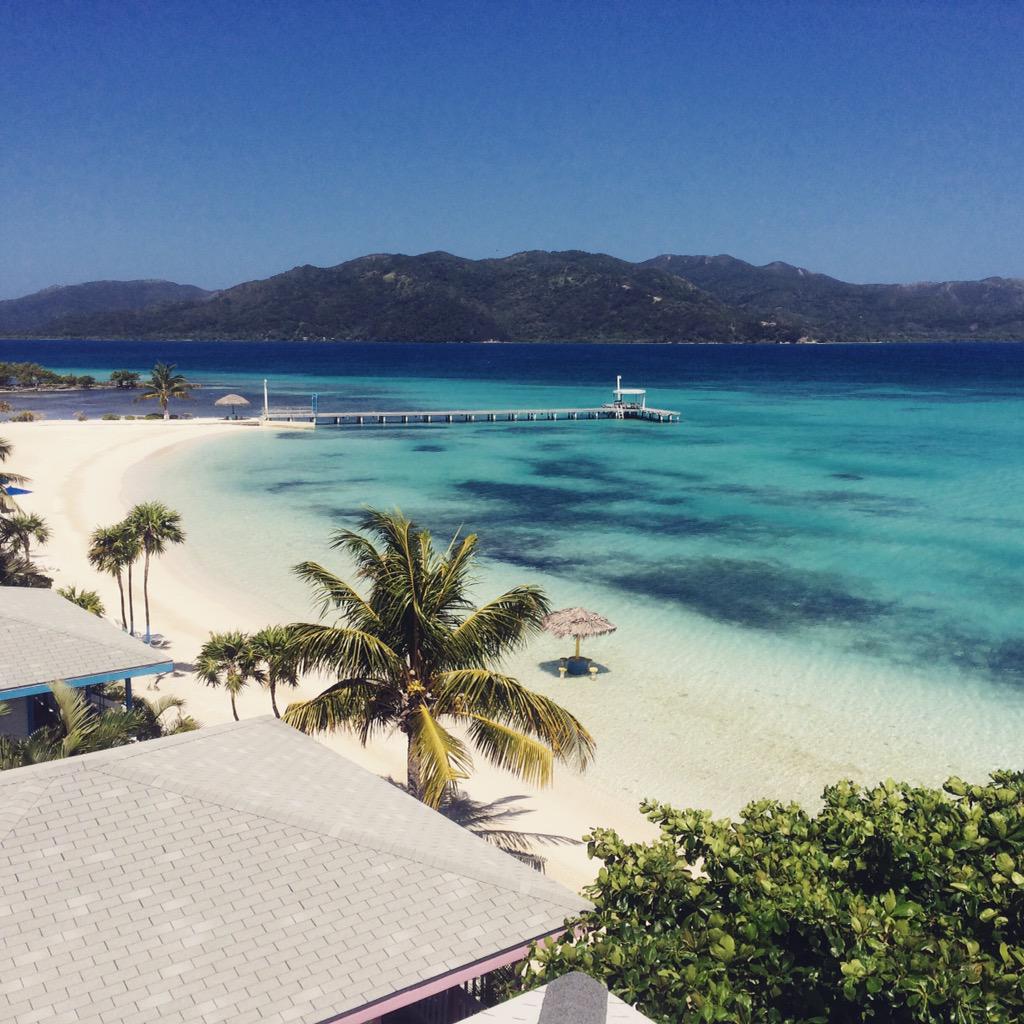 grahamsplacehn's tweet photo. #Niceview #seaview #ocenanview #3rdfloorview #grahamsplace #guanaja http://t.co/QJpxGSDhdS http://t.co/txul3mB9uZ