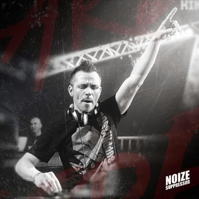 DomXahaul's tweet photo. #NoizeSuppressor 👊💀👊 #KingsOfCORE http://t.co/jWkVRDdUww