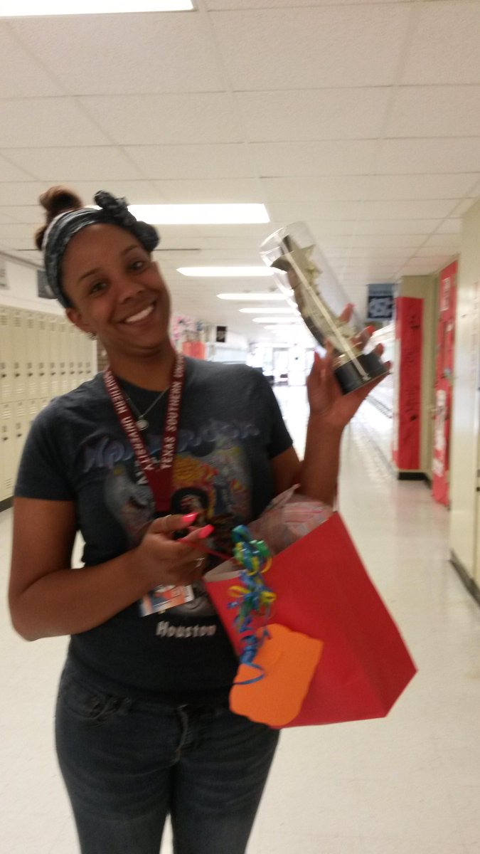 ScottatGISD's tweet photo. We finally won the #GISDGameOn Spirit Stick!!! This is for all the industrious @ScottatGISD teachers and students! http://t.co/KVO3JOPLDM