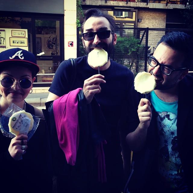 Agnesegullotta's tweet image. Siamo dei gran Provoloni!! #viasavona #designlibrary #fuorisalone15 #provolone #provolollipop #valpadanadop #milano…