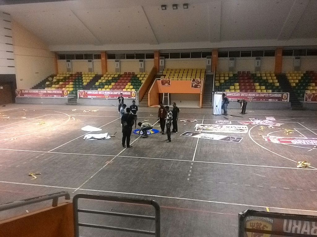 UtdIndonesiaPKU's tweet photo. Persiapan Anniversary CoP yang ke-7. #BER7AYE
H-1 lho..sudah amankah tiketnya? ;;) Ayo diburuuuuuu... :D http://t.co/A3gIS7mT2L