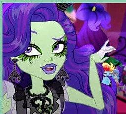 <a href="/ReigningQueen16/">Cleo De Nile</a> hi Cleo long time no see *smirks*
