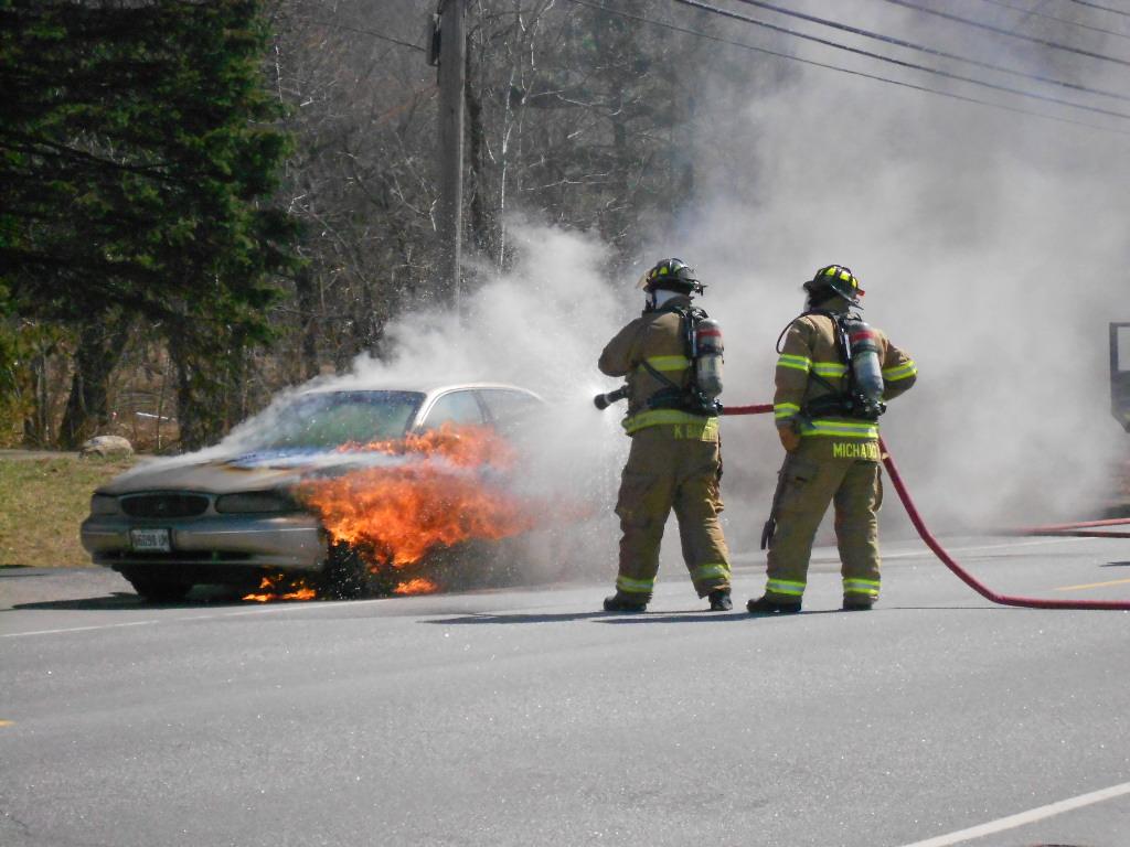 augusta_fire's tweet photo. Eastern Ave was closed this morning while firefighters extinguished a car fire. http://t.co/t911O2tcFN
