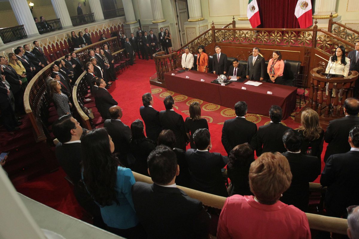 senadomexicano's tweet photo. #Fotos de la Sesión Solemne de la Cámara de Senadores en Palacio Nacional. http://t.co/hP3AwWPW8F http://t.co/AsNqPcFXKo