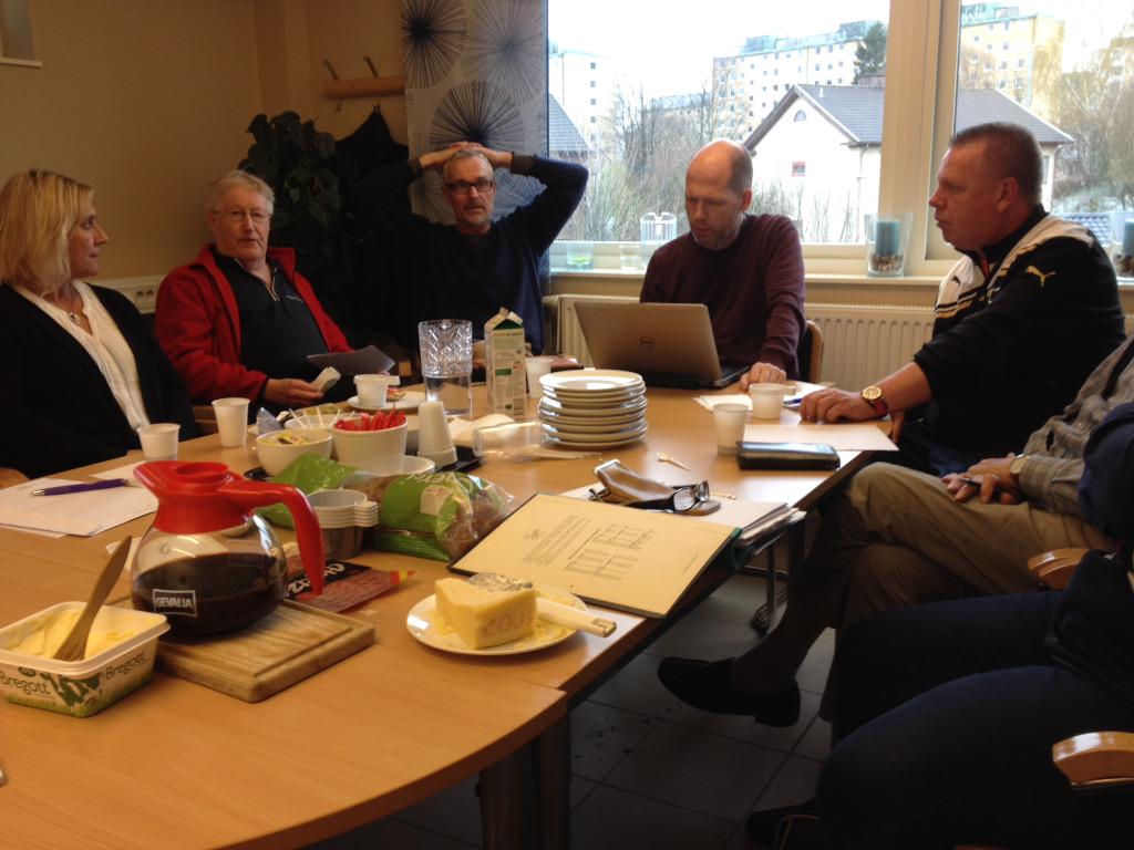 NicholasStlfors's tweet photo. Har Varvet de bästa funktionärerna som finns? Underbart att jobba med dem iaf. http://t.co/r2ZLG19vQu