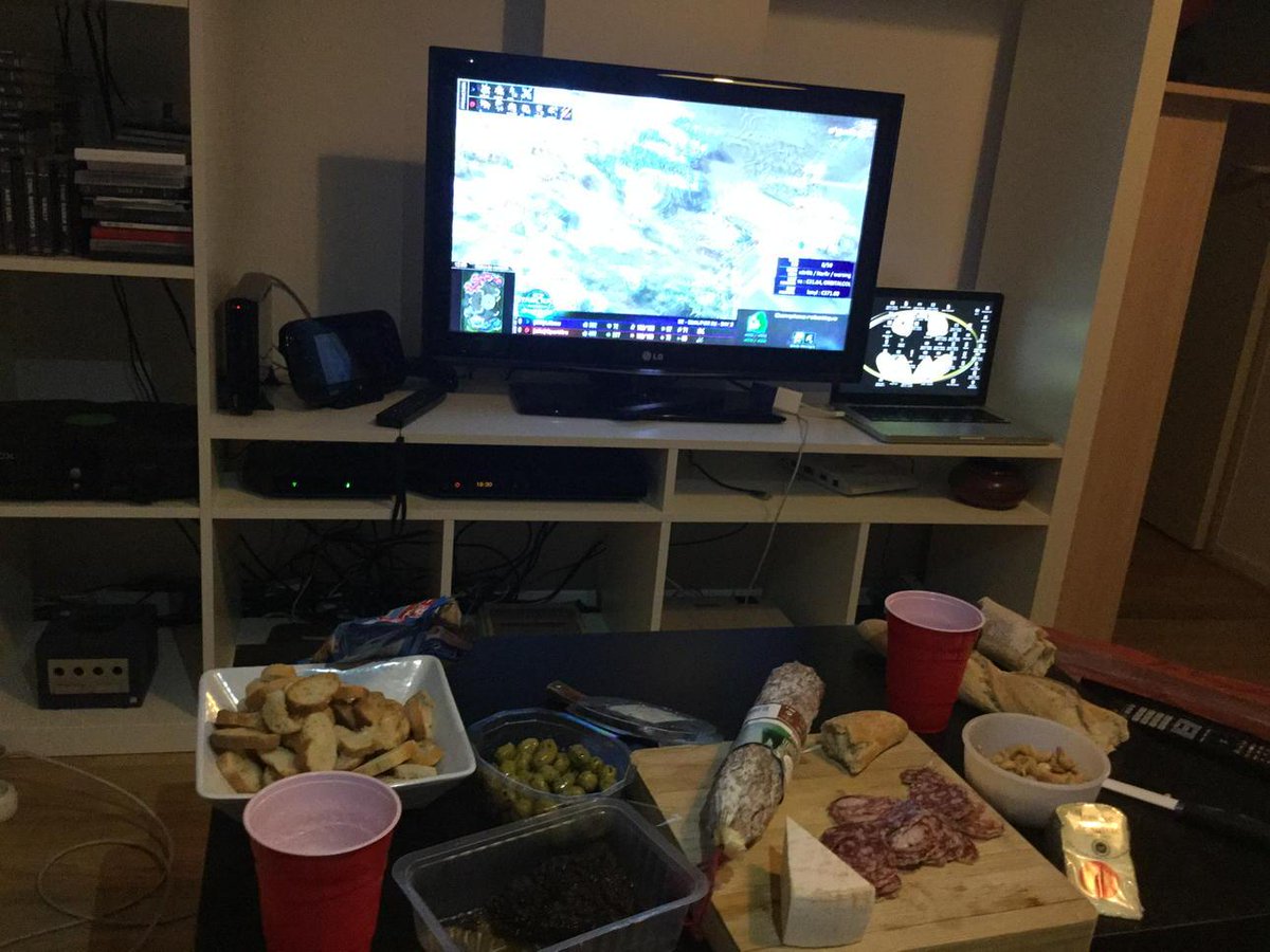 RomainMika's tweet image. @ogaming_tv @dorianmanege on se met bien. #Wouallez #SC #ProtossOP