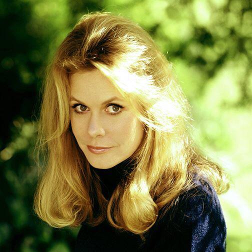 Happy Birthday to everyone\s favorite mother, wife and witch-Elizabeth Montgomery of 1960s. 