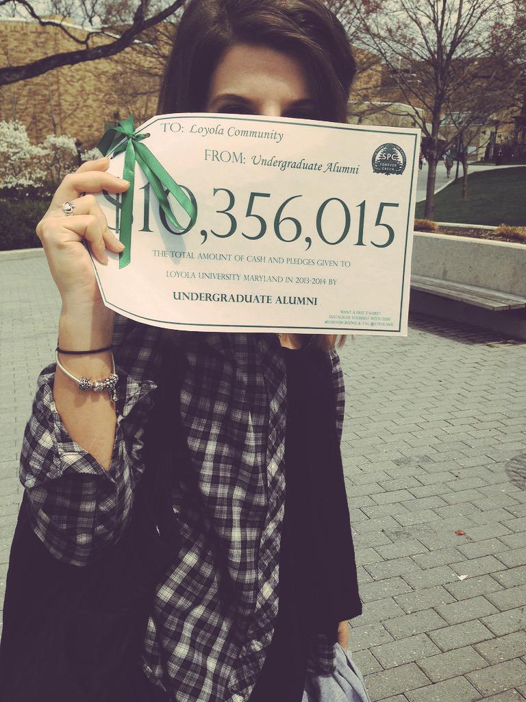 chellllllayla's tweet photo. #greyhoundsgive tshirts on the quad now!! #dontlikeshowingmyface http://t.co/NxFwjcIuNs