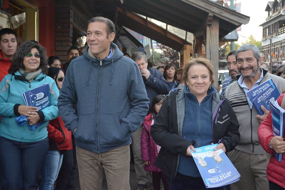 OmarGutierrezOk's tweet photo. Estamos muy felices por el recibimiento de la gente en cada rincón de la provincia. ¡Gracias #SMA y #JuníndelosAndes! http://t.co/6DEKrplK1Q