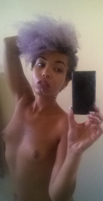 Time to wash my mane and my perky little tits. They are looking adorable af today 😍 http://t.co/imql<a href="/tag/toes"class="tags"><span>#toes</span></a><a href="/tag/footfetishfriday"class="tags"><span>#footfetishfriday</span></a>