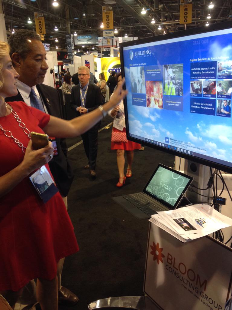 Buildingintel's tweet photo. Microsoft visits our/their APPortal @MikeHowardMSGS #iscw2015 #microsoft booth 6039 http://t.co/1e6HRpyjY1