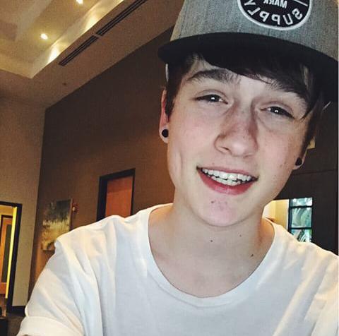  Happy Birthday these super giant baby I wish you the best and I love you Crawford Collins      