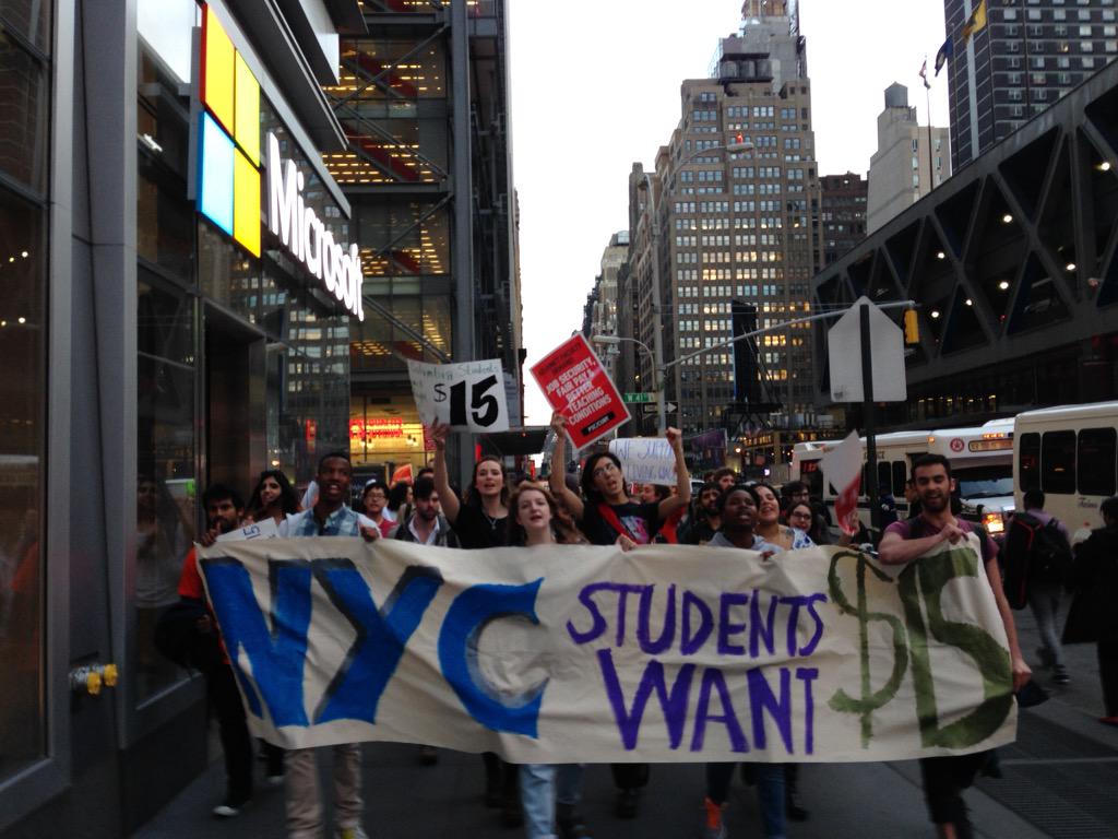AllynnUmel's tweet photo. #StudentsFor15 march in #NYC just reached McDonalds on 42nd b/w 7th &amp; 8th Ave. #FightFor15 #FastFoodGlobal http://t.co/vdZ5FC6umS