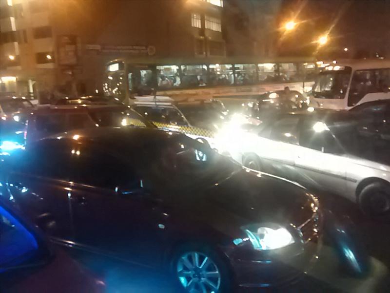 #CastañedaDondeEstas mira todo el tráfico que hay en este cruce tomas marzano con Villaran  no hay SEMAFORO!!!