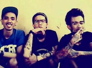 Hahaha, kapan bisa kaya gitu lagi kita bor?"<a href="/febrian_aditya1/">Mbiie</a>: Trio ambisi <a href="/SanjaOwl/">Okak</a> "