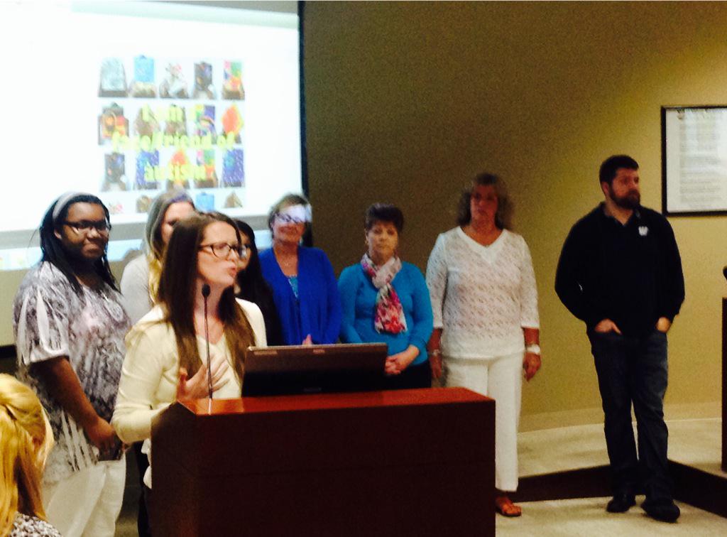 WCHS_FINEARTS's tweet photo. ART+AUTISM=SUCCESS @msdwarren school board meeting in the spotlight AMAZING ARTIST BIG thx #MrsCostello #Meyer #Lanum http://t.co/io1ZmTpBkJ