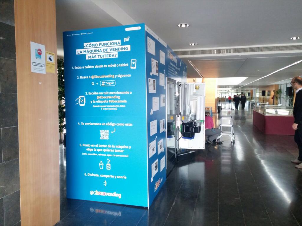 Manuel_eboca's tweet photo. El equipo @EbocaVending  preparando las maquinas #vending que SOLO funcionan con @twitter_es para #FTVWalqa @WALQAPT http://t.co/zewGIii4te