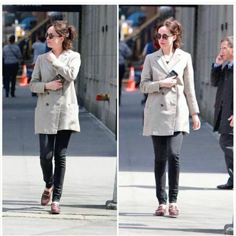 TuChristianGrey's tweet photo. Dako en NY... y sin Zeppelin 😣 ¿No lo va a sacar a pasear hoy?
#TeamZeppelin #SaquenAPasearAZeppelin #ZeppelinFree http://t.co/BsMInDqxuN