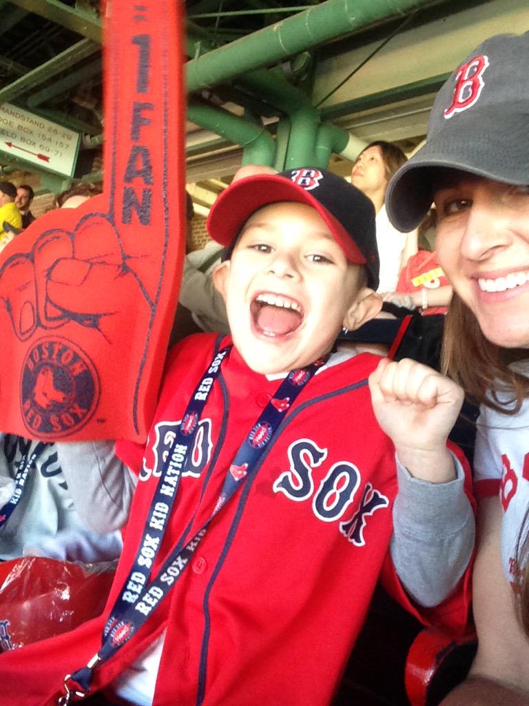 LBT17's tweet photo. #fenwayking #kidnation #sox #springts Let's go Red Sox!!! http://t.co/WVUSsHud8G